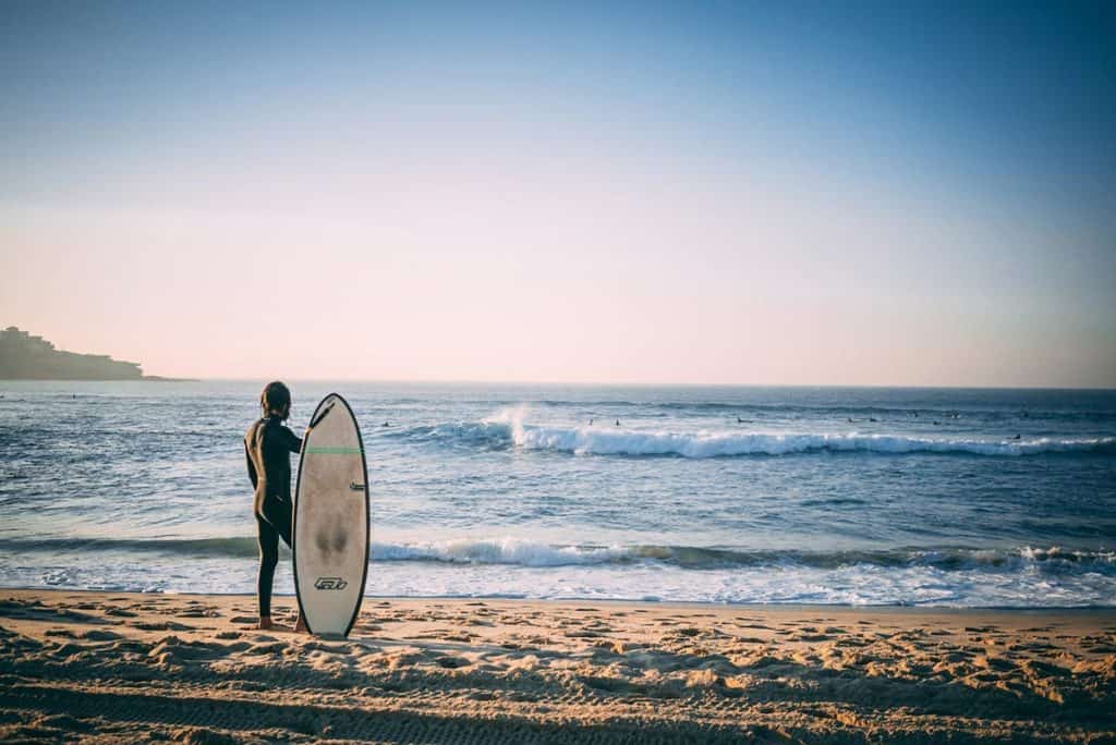 bondi beach surfing waves