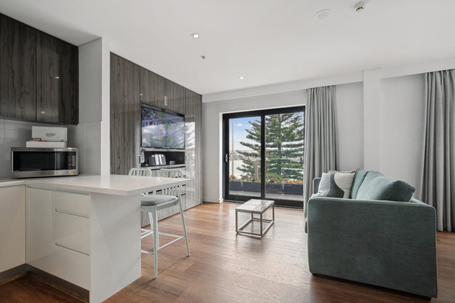 apartment 3 00003 + green