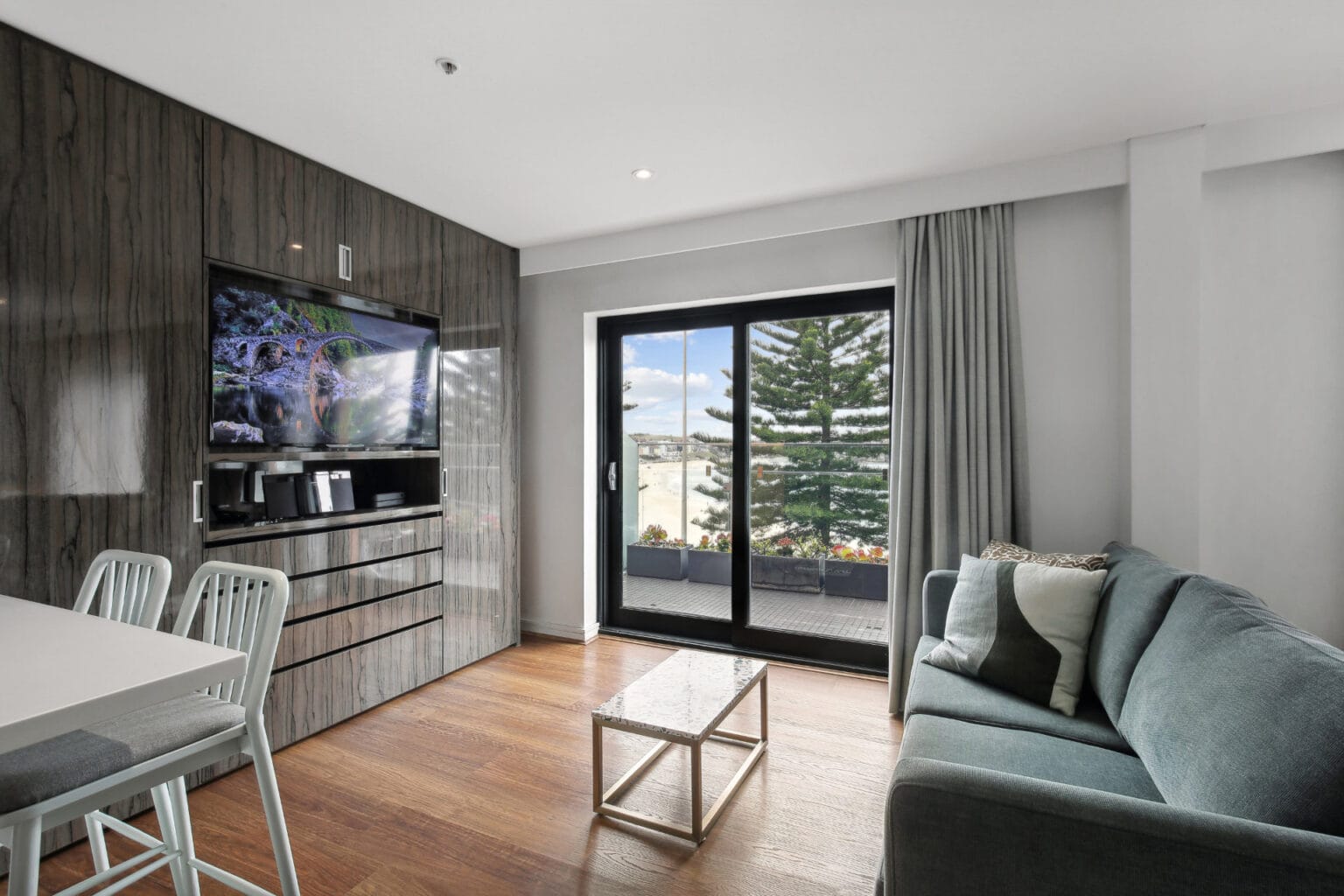 apartment 3 00005 + green